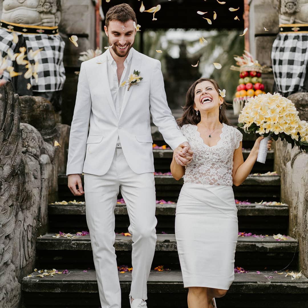 Boda balinesa en un templo