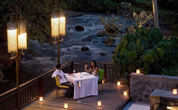 Cena romántica en Bali